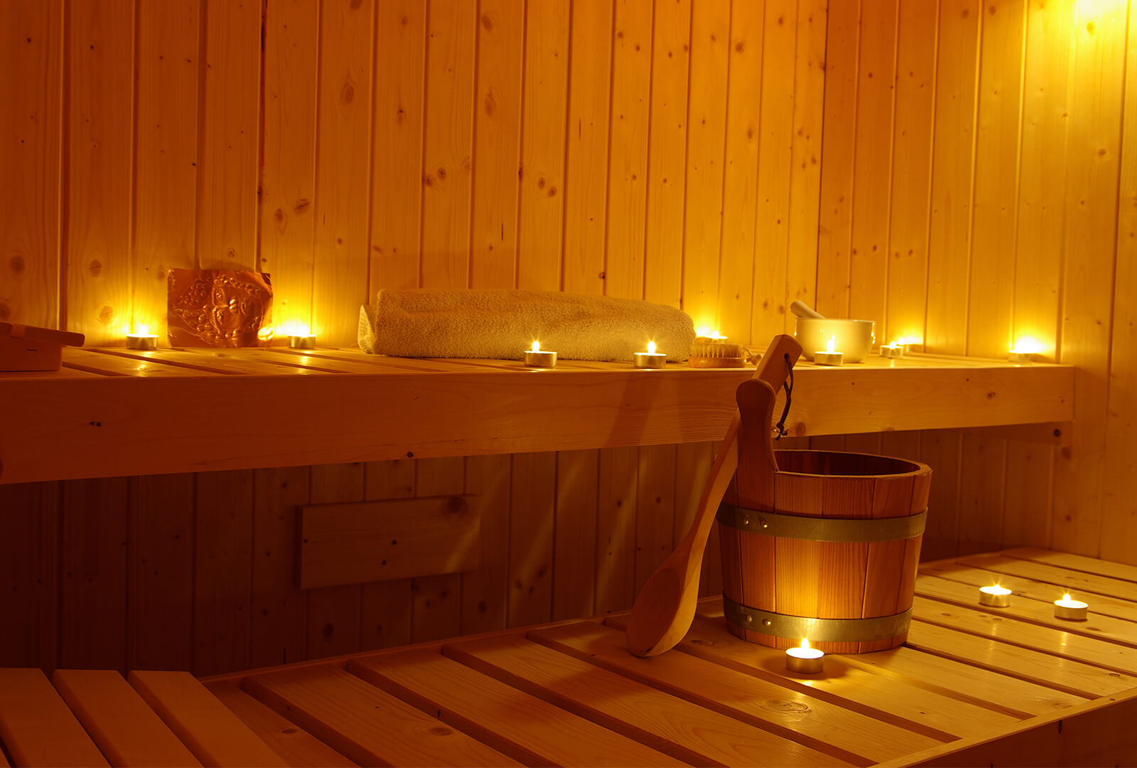 Candle-Light-Sauna (Oktober – März)